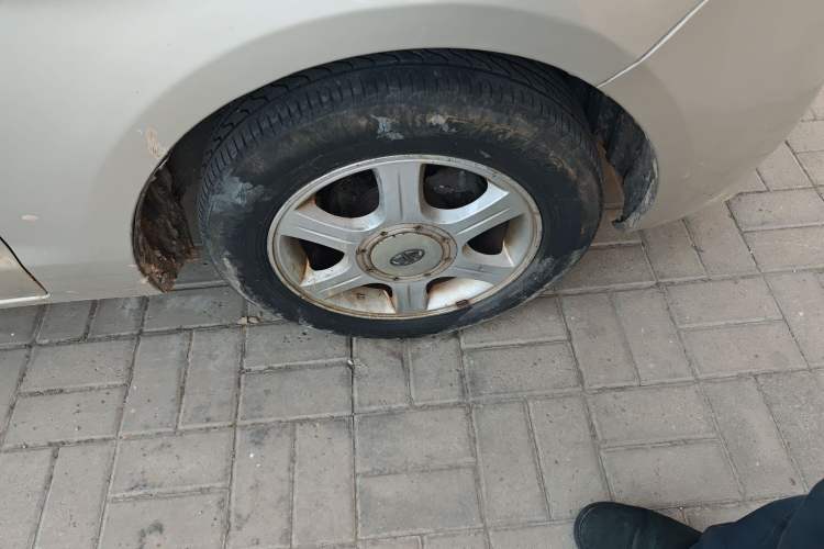 Used FAW Xiali N5 2011 1.3L Manual Luxury Edition Right Front Wheel Hub