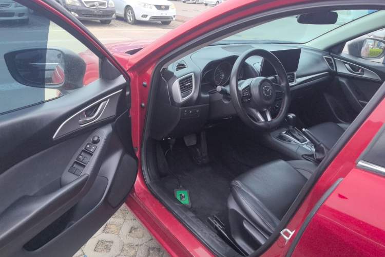 Used Mazda Mazda 3 Axela 2017 Sedan 1.5L Automatic Comfort Model Emission Standard China V
