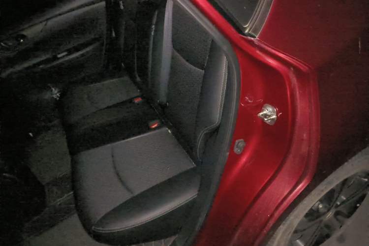 Used Nissan Tiida 2019 1.6L CVT Smart Drive Version China V Standard Left Rear Seat