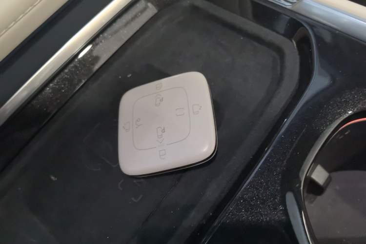 Used Zeekr 009 2024 7-Seater Walk-Through Version Four-Wheel Drive 108 kWh
