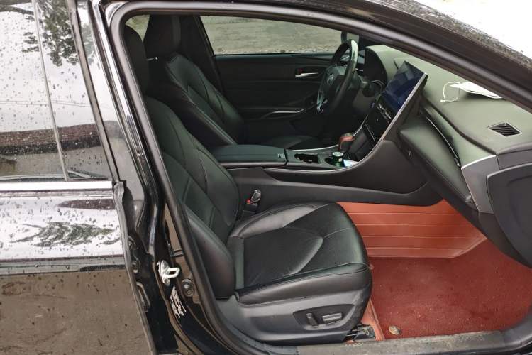 Used Toyota Avalon 2023 Dual-Engine 2.5L Luxury Edition Right Front Seat