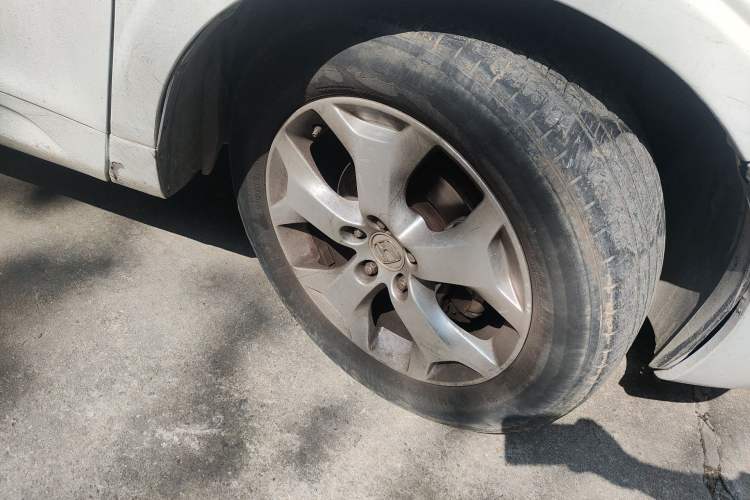 Used Honda Crosstour 2012 2.4L Luxury Edition Right Front Wheel Hub