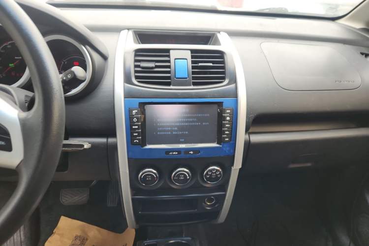 Used Changan CX20 2014 1.4L IMT Sunroof Navigation Version China IV Standard