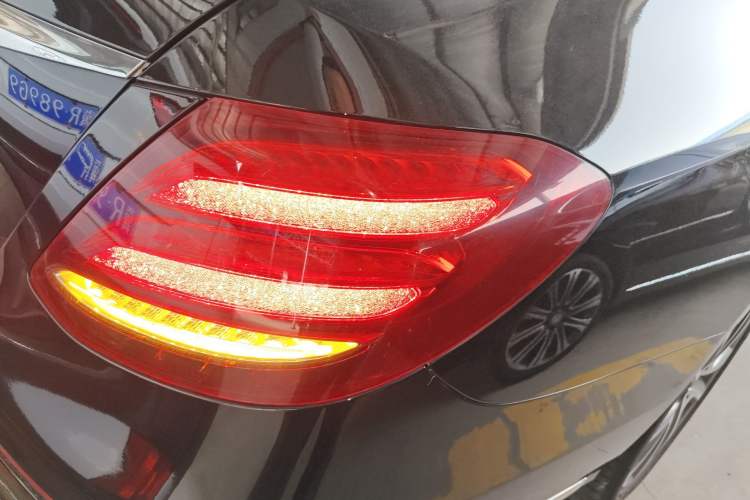 Used Mercedes-Benz E-Class 2016 E 300 L Stylish Model Right Rear Taillight