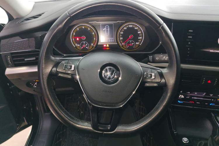 Used Volkswagen Passat 2020 330TSI Elite Edition China VI Steering Wheel
