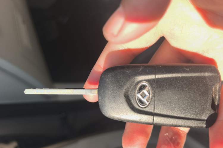 Used SAIC MAXUS G10 2016 1.9T Automatic Elite Edition Diesel China V Emission Standard