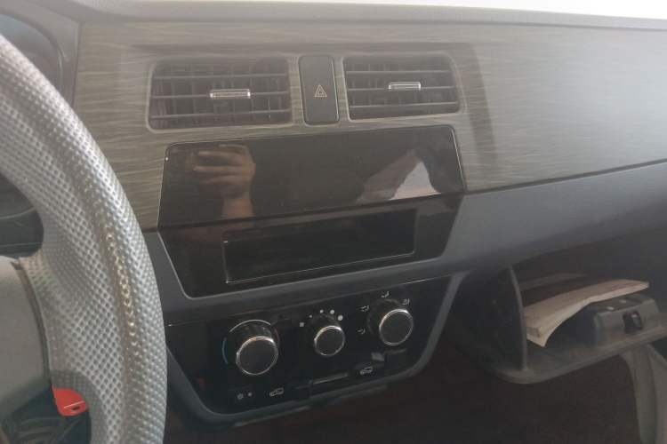 Used Jinbei Hiace X30 2020 1.5L Super-Comfortable Version China VI Standard SWC15M