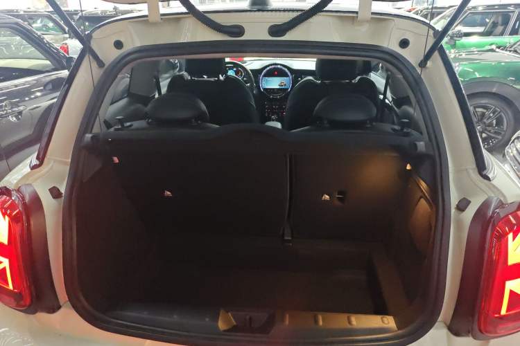 Used MINI MINI 2023 1.5T COOPER Artist