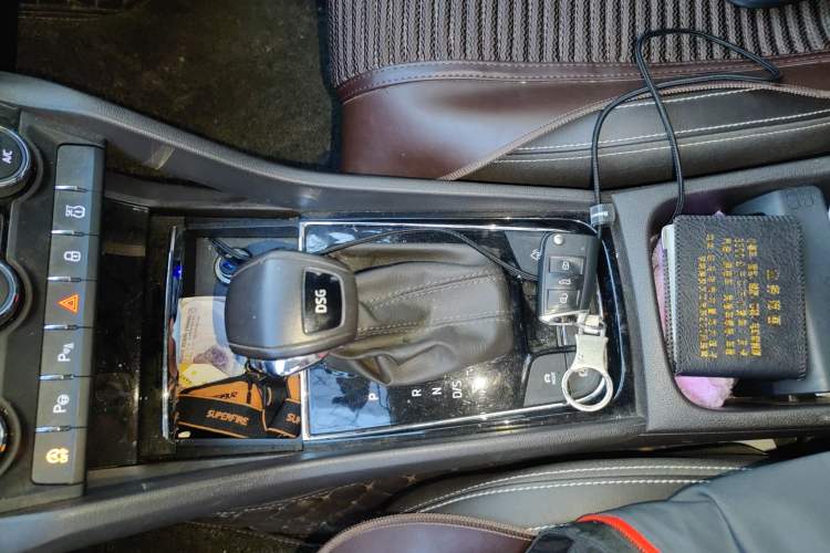 Used Skoda Kodiaq 2018 TSI380 7-Seater Four-Wheel-Drive Flagship Edition Gear Lever