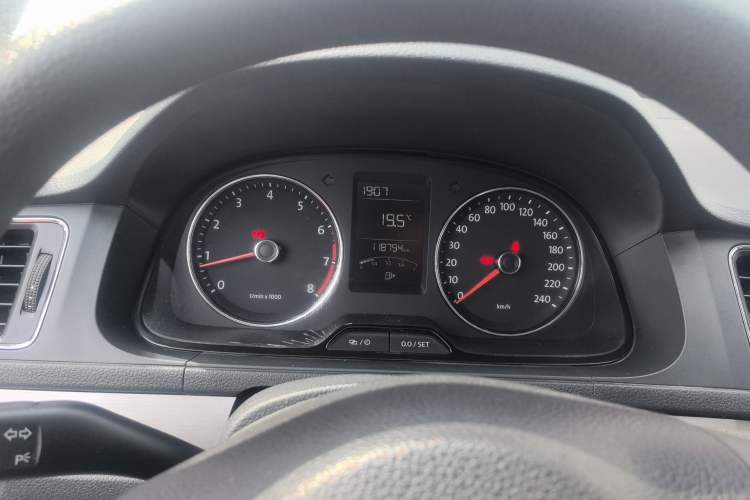 Used Volkswagen Lavida 2013 Restyled Classic 1.6L Manual Comfort Edition