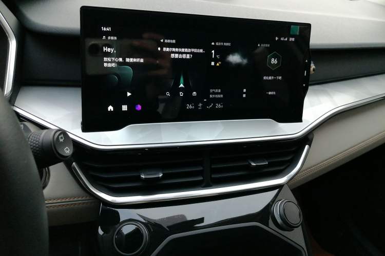 Used Lynk & Co 06 EM-P 2022 PHEV 84 km Range Pro Version