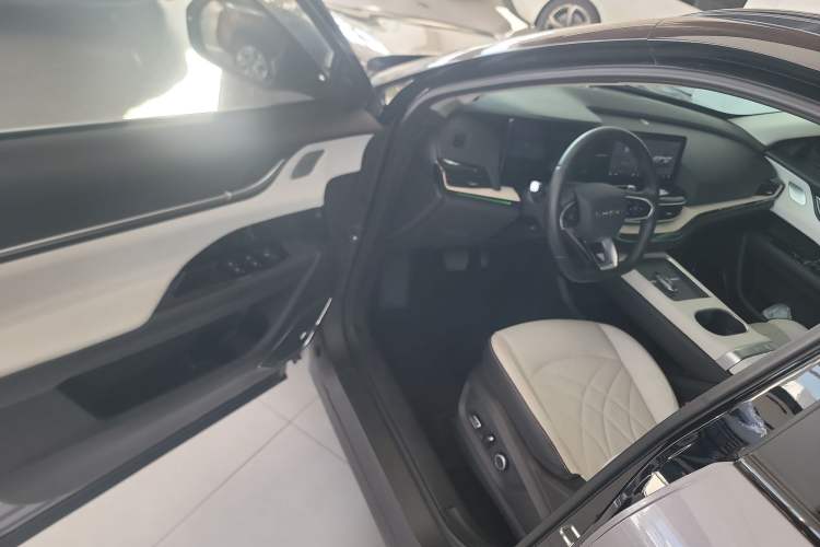 Used Chery New Energy eQ7 2023 512 km Max
