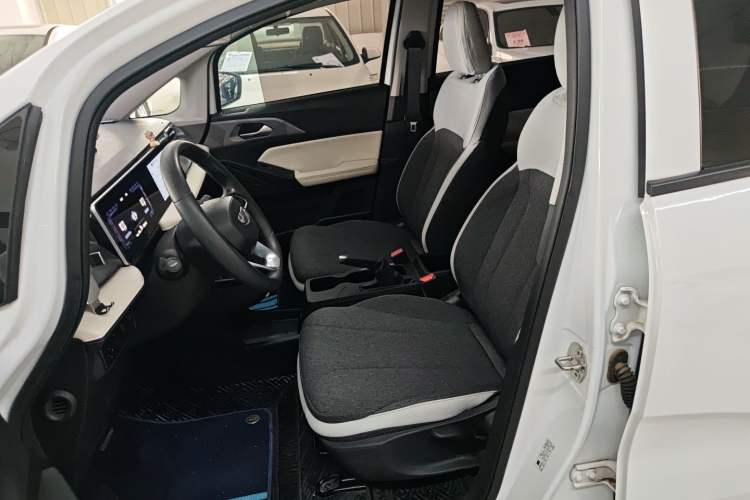 Used Geometry E Firefly 2024 301km Flowing Light
