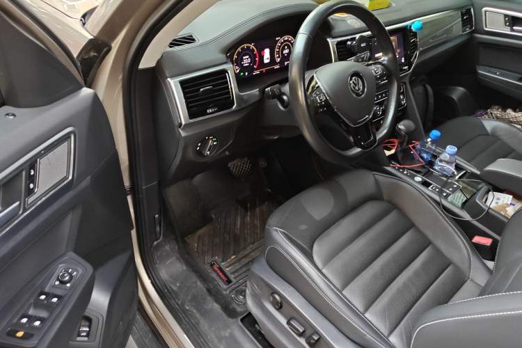 Used Volkswagen Teramont 2020 330TSI Two-Wheel-Drive Luxury Edition China VI Standard
