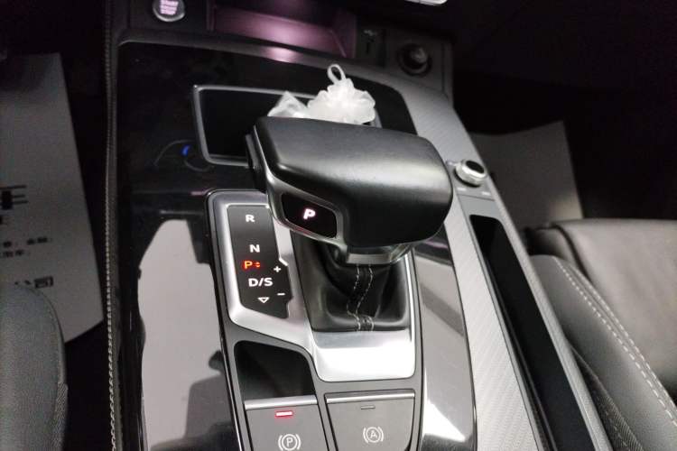 Used Audi Q5L 2022 40T Luxury Dynamic Model