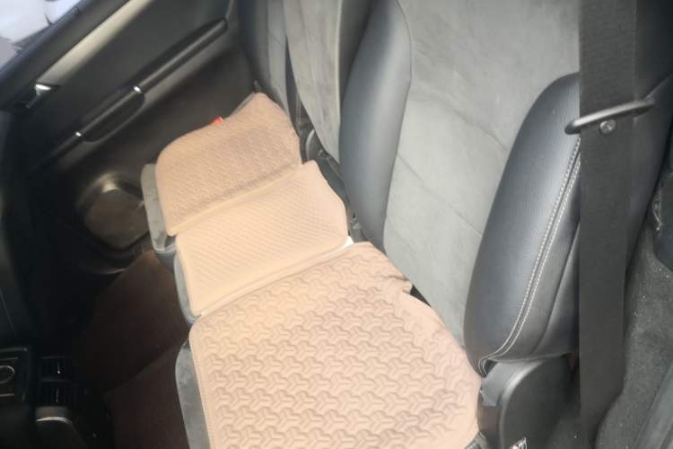 Used Mercedes-Benz R-Class 2014 R 320 4MATIC Business Model Left Rear Seat