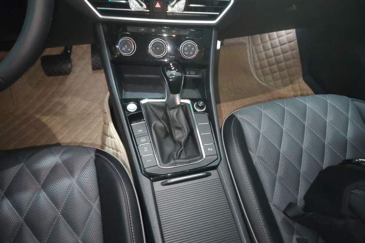 Used Volkswagen Sagitar 2023 300TSI DSG Excellence Edition
