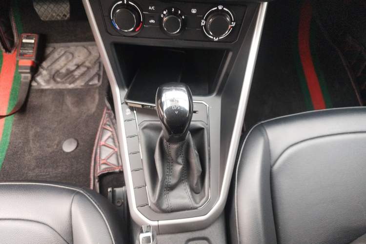 Used Volkswagen Polo 2023 Revised Plus 1.5L Automatic – Enjoy Life Edition Gear Lever