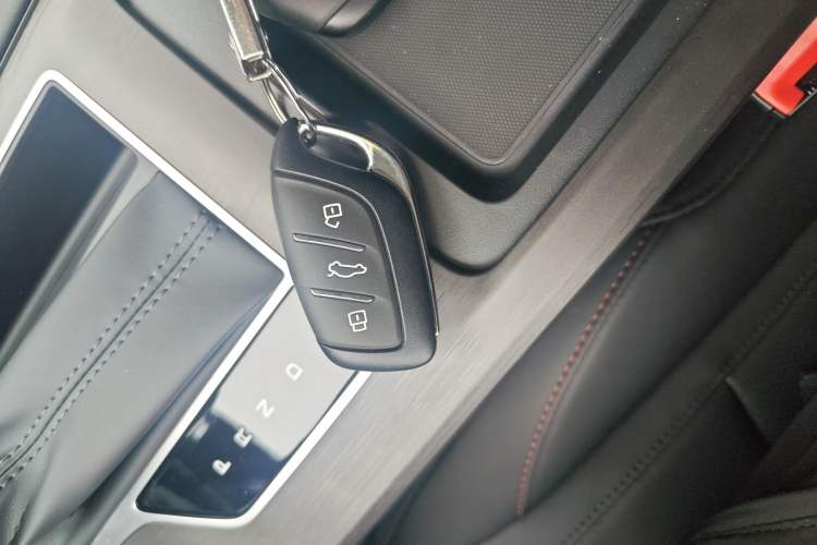 Used Roewe i5 2026 Model 1.5L CVT Luxury Version