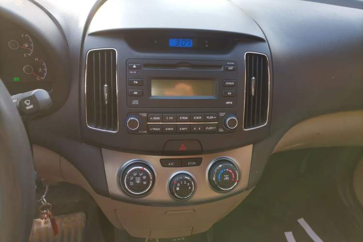 Used Hyundai Celesta 2015 1.6L Manual Comfort Model
