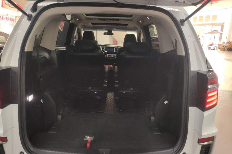 Used Honda Elysion 2019 2.0L Hybrid Comfort Edition Trunk