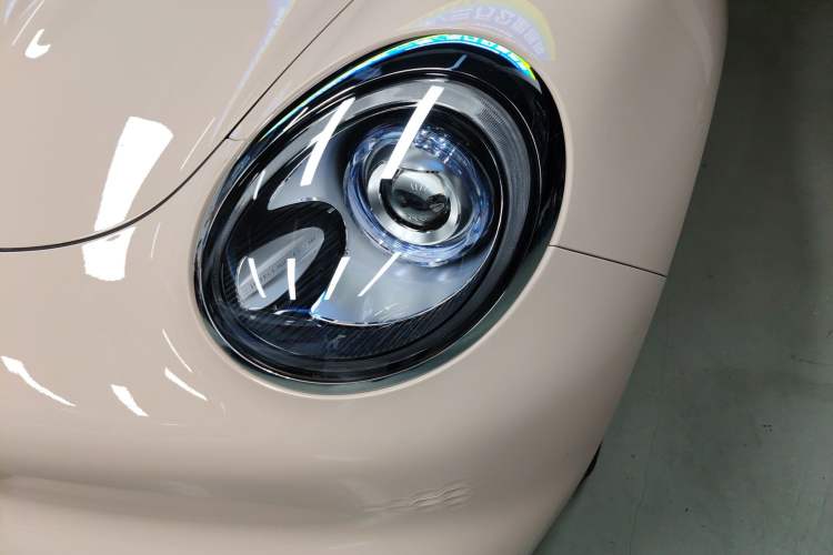 Used ORA Good Cat 2023 401 km Standard Range Premium Version Lithium Iron Phosphate Left Front Headlight