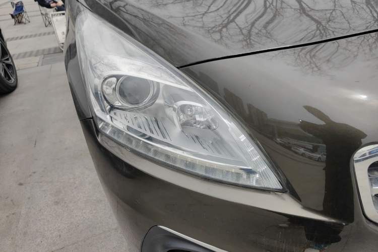 Used Peugeot 3008 2015 2.0L Automatic Trend Edition Right Front Headlight