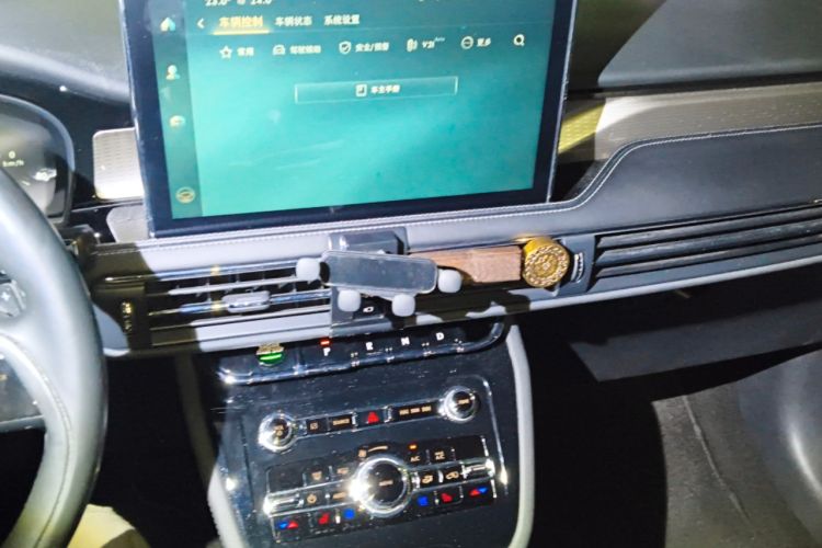 Used Lincoln Corsair 2022 Revised Version 2.0T Two-Wheel Drive Luxury Edition Audio And AC Panel