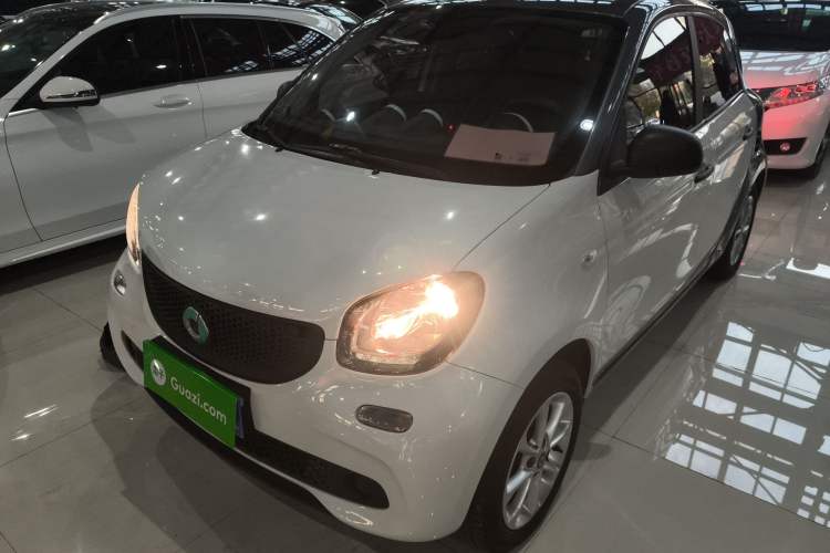 Used smart forfour 2016 1.0L 52 kW Dynamic Edition