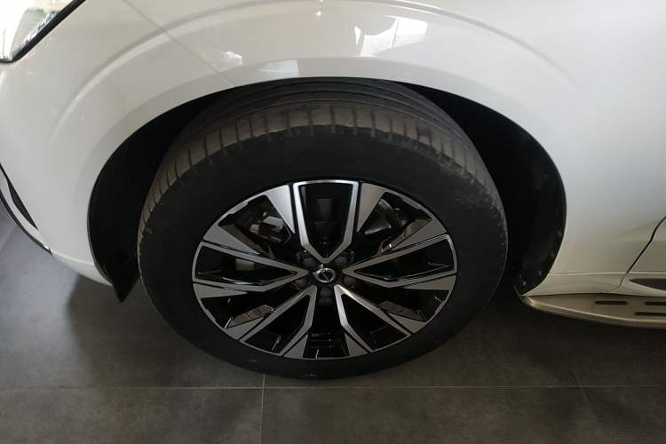 Used Volvo XC60 2023 B5 4x4 Smart Luxury Edition
