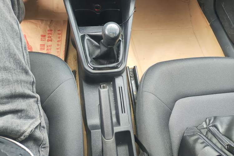 Used Volkswagen Jetta 2017 1.4L Manual Fashion Edition
