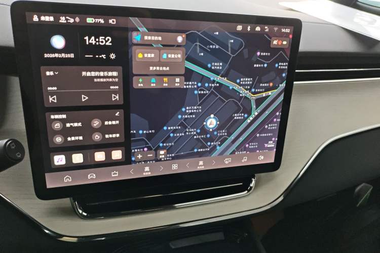 Used Volvo EM90 2025 Ultra Six-Seater
