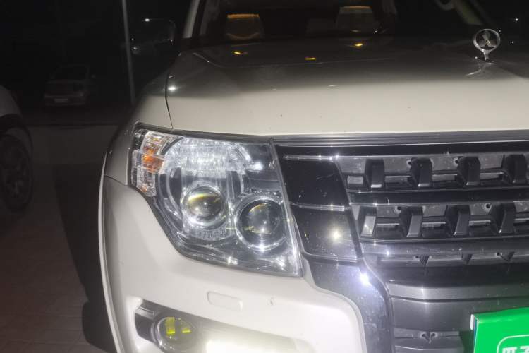 Used Mitsubishi Pajero 2018 V97 3.8L 5-Door GLS Sunroof Dual Differential – Middle East