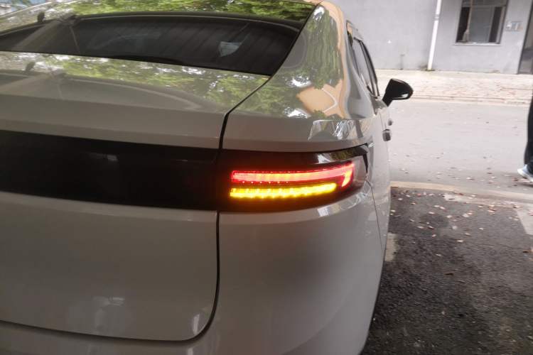 Used ORA iQ 2018 High-Range Version Smart Connectivity Model
