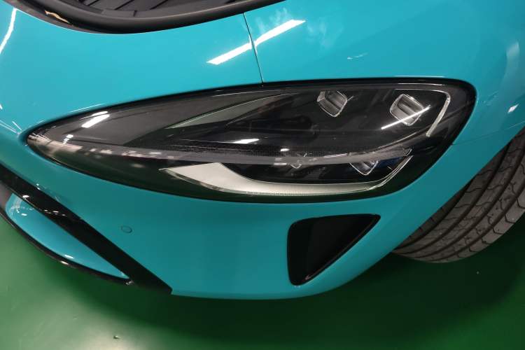 Used Xiaomi Auto SU7 2024 Four-Wheel Drive Ultra-Long Range Advanced Intelligent Driving Max Edition Left Front Headlight