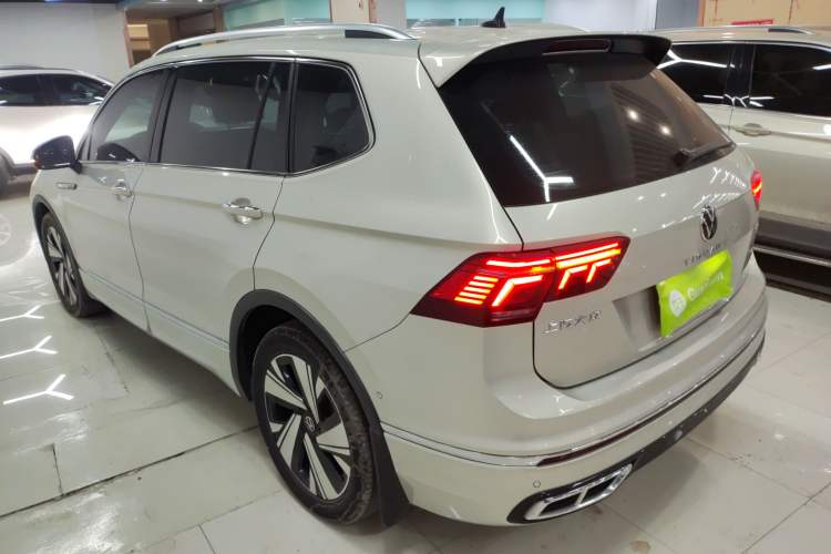 Used Volkswagen Tiguan L 2023 Restyled 330TSI Automatic Two-Wheel Drive R-Line Enhanced Comfort Version