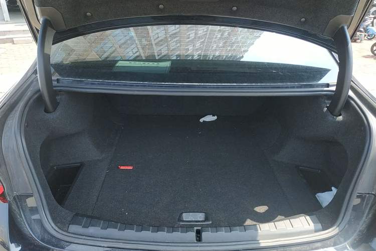 Used BMW i3 2022 eDrive 35 L Trunk