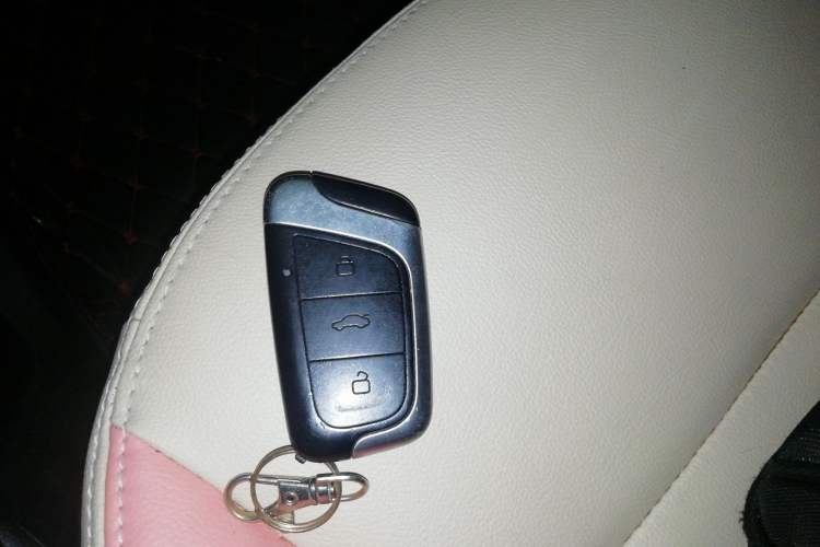 Used Chery New Energy Little Ant 2021 200 000 Yuan Ant Fan Edition Energized Version Lithium Iron Phosphate 301 km
