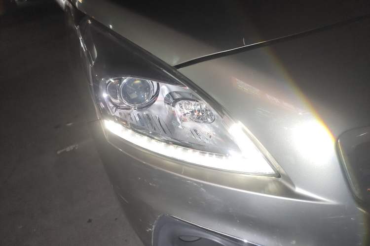 Used Peugeot 3008 2015 1.6THP Automatic Trend Edition Right Front Headlight