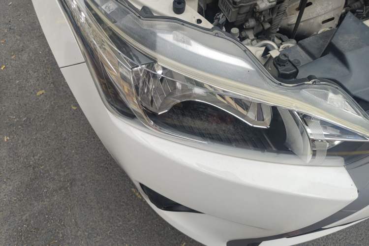 Used Toyota YARiS L Zhi Xuan 2015 1.5E Automatic Charm Edition Right Front Headlight