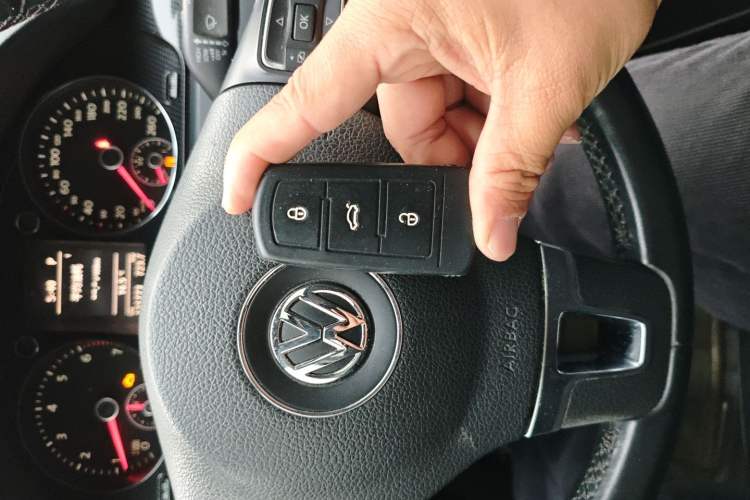 Used Volkswagen Magotan 2015 Facelift 1.8TSI Luxury Model Interior 1