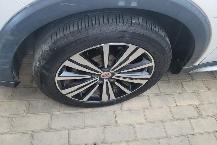 Used Roewe RX5 2019 20T Two-Wheel Drive Automatic Ali Smart Connectivity Platinum Edition Left Front Wheel Hub