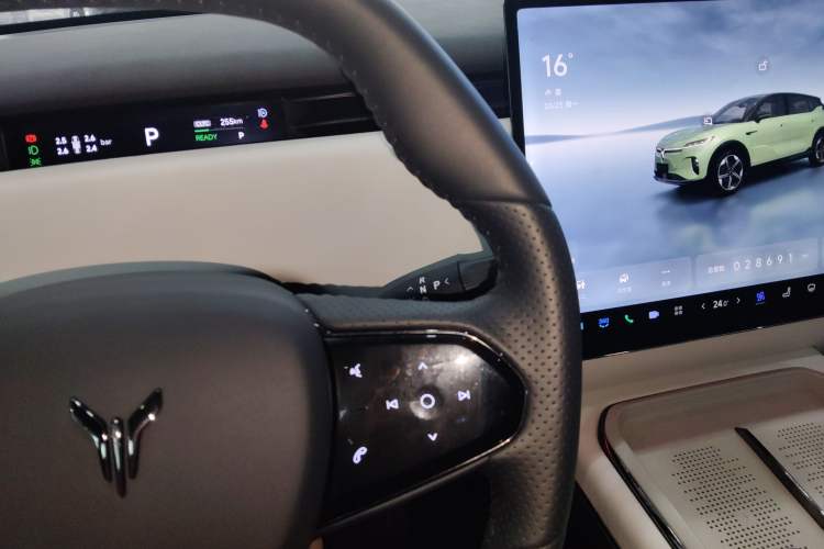 Used VOYAH COURAGE 2024 Ultra-Long Range Smart Enjoyment Version Instrument Cluster