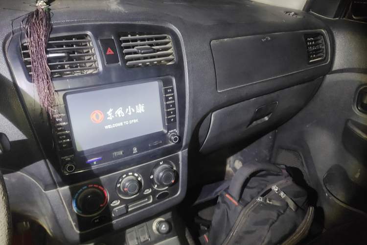 Used Dongfeng Fengon 330 2014 1.5L Manual Utility Version DK15 Audio And AC Panel