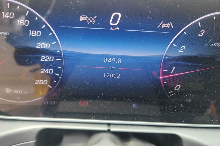 Used Mercedes-Benz CLE 2024 CLE 260 Convertible Coupe Odometer Close Up