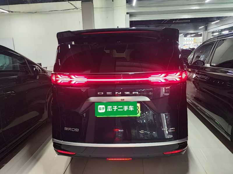 Used Denza D9 2025 DM-i Smart Drive 1020 Four-Wheel Drive Deluxe Model — 5
