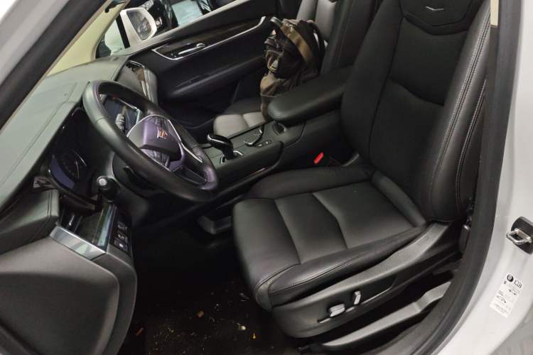 Used Cadillac XT5 2018 25T Luxury Model