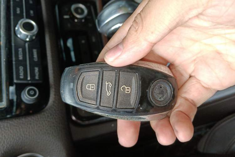 Used Volkswagen Touareg 2011 3.0 TSI Comfort Version Vehicle Key