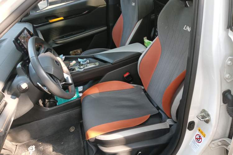 Used CHANGAN UNI-V 2023 1.5T Prestige Model