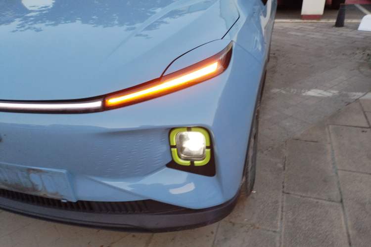 Used Geometry E Firefly 2023 320KM Cute & Handsome Tiger 5 Seats
